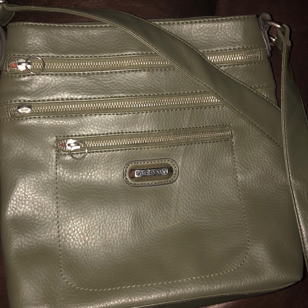 Tyler Rodan everyday messenger bag.
